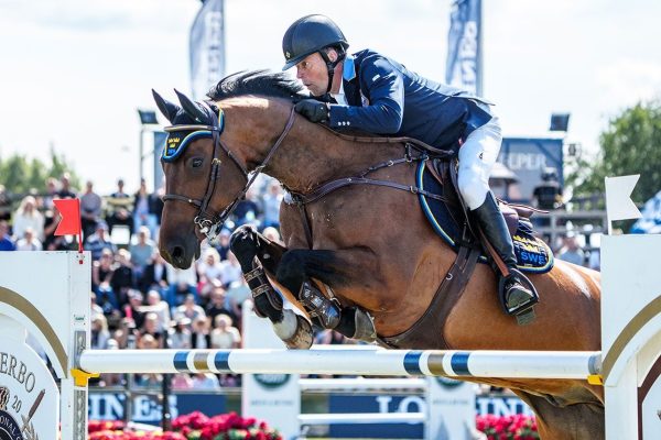 World Equestrian Games: Παραμένουν μπροστά οι Σουηδοί (vid)