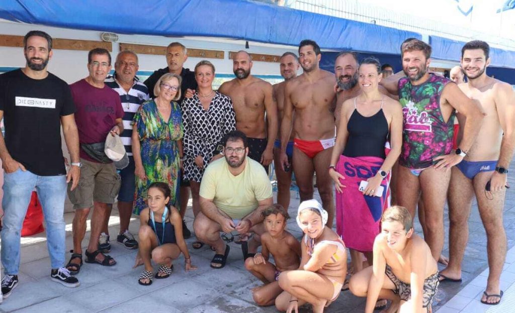 «Κολυμπάμε για τη Ζωή»: Ολοκληρώθηκε με μεγάλη επιτυχία η σκυταλοδρομία αγάπης στον Πειραιά (pics)