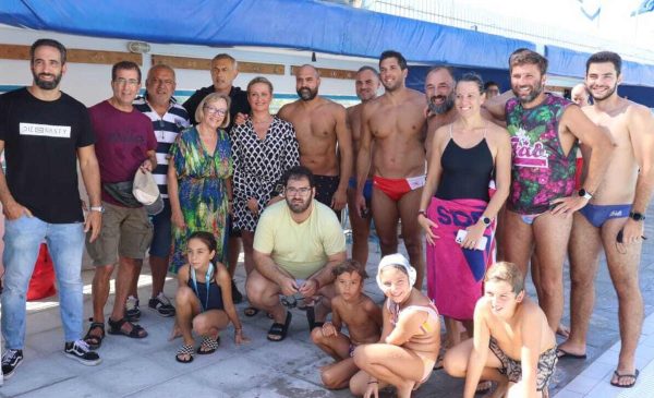 «Κολυμπάμε για τη Ζωή»: Ολοκληρώθηκε με μεγάλη επιτυχία η σκυταλοδρομία αγάπης στον Πειραιά (pics)