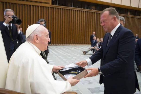 Συνάντηση του Μάριους Βίζερ με τον Πάπα