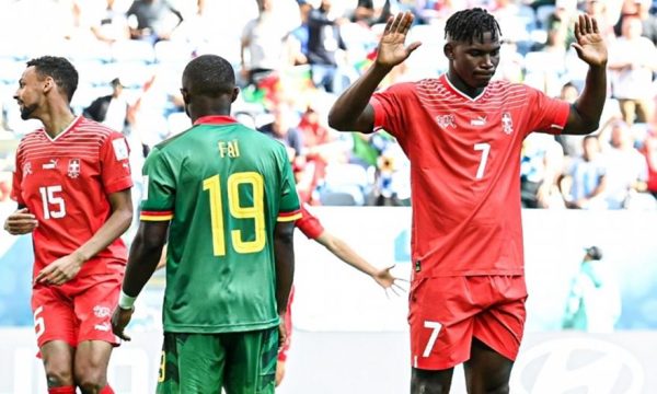 Ελβετία – Καμερούν 1-0: Ισχνή, αλλά σημαντική νίκη με σκόρερ τον Εμπολό που γεννήθηκε στο Καμερούν