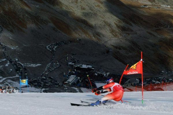Αλπικό Σκι: Ματαιώθηκαν οι αγώνες στο Λετς-Τσουρς