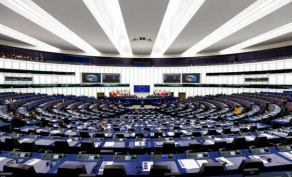 Qatargate: Σε σοκ το Ευρωκοινοβούλιο προωθεί άμεσες αλλαγές στο θέμα καταπολέμησης της διαφθοράς