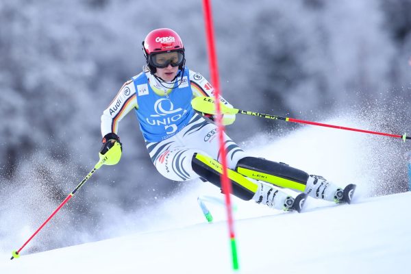 Παγκόσμιο Κύπελλο Αλπικού Σκι: Η Ντουρ ανάγκασε την Σίφριν να περιμένει για το ρεκόρ (vid)