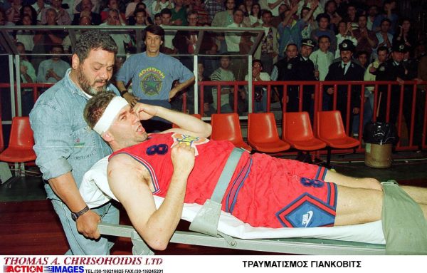Σαν Σήμερα: Όταν ο Μπόμπαν Γιάνκοβιτς «σόκαρε» το ελληνικό μπάσκετ (vid&pics)