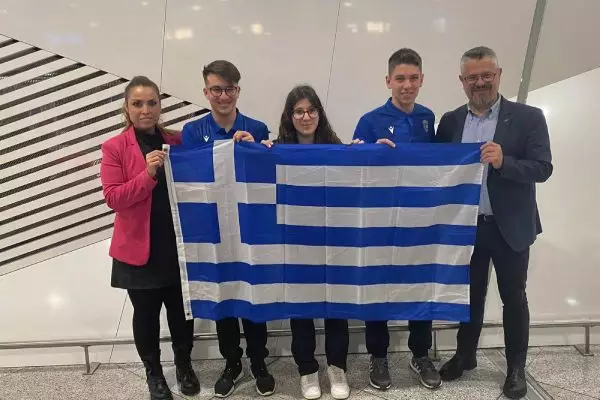 Ευρωπαϊκό Νέων: “Πέταξε” για την Αυστρία η Ελληνική ομάδα (pics)