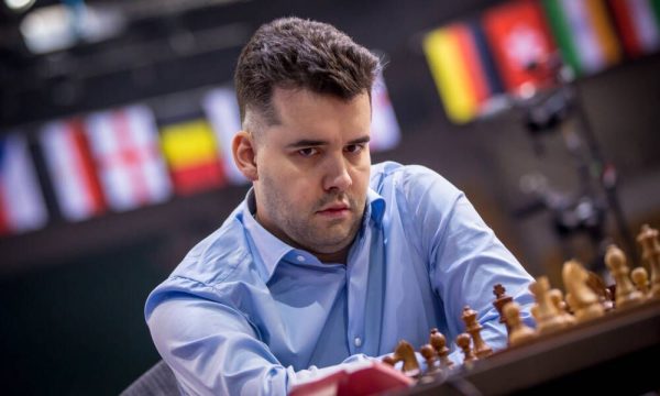 FIDE World Championship Match: Πήρε το προβάδισμα ο Νεπομνιάτσι