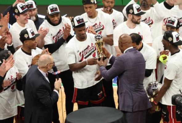 NBA: Δεν γινόταν αλλιώς – MVP των τελικών της Ανατολής ο Τζίμι Μπάτλερ (vid)