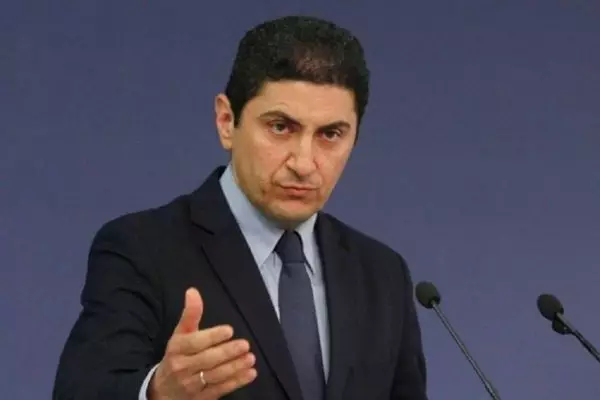 Αυγενάκης: «Να ρωτήσετε την κ. Σακοράφα γιατί δεν αναλάβαμε το Παγκόσμιο του 2027»