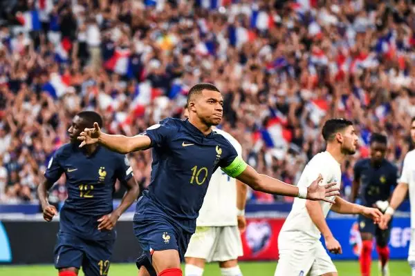 Γαλλία- Ελλάδα 1-0: Δώσε στους «τρικολόρ» πέναλτι! (vids)