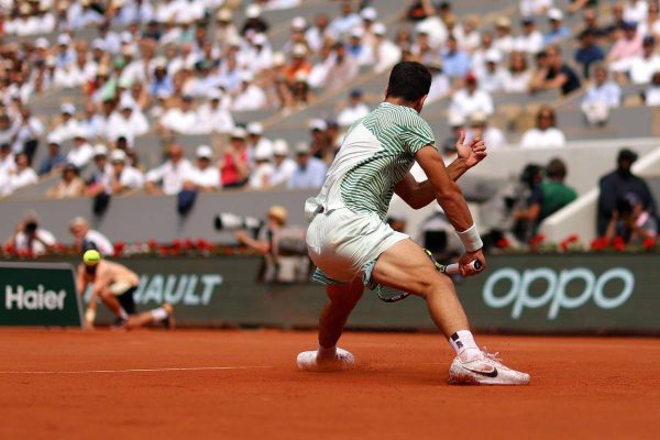 Roland Garros: Ο αδιανόητος πόντος του Αλκαράθ – Τον χειροκρότησε ο Τζόκοβιτς (vid)