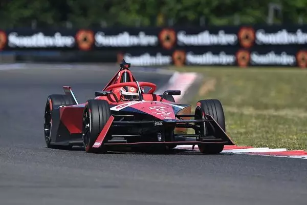 Formula E, Portland ePrix: Pole position και πρωτιά στη βαθμολογία για τον Τζέικ Ντένις (vid)