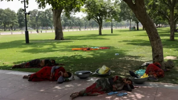 Ινδία: Σχεδόν 100 νεκροί στα βόρεια της χώρας που πλήττεται από καύσωνα