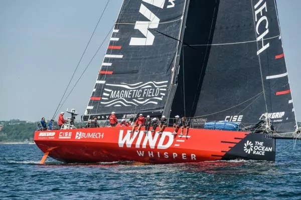 The Ocean Race: Νικήτρια στην VO65 η WindWhisper (vid)