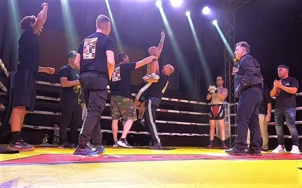 Χατζής– Κατσουγιαννόπουλος (video αγώνα) Scorpion Boxing Prive