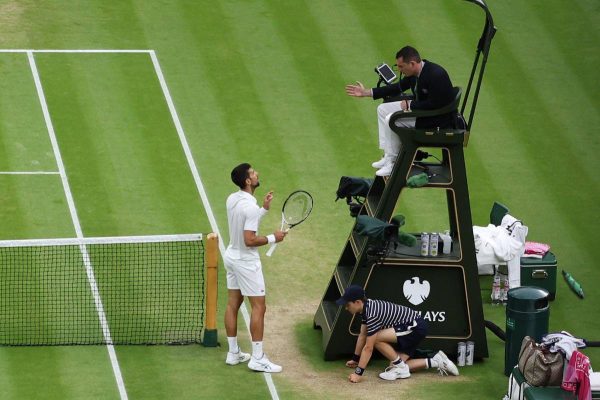 Wimbledon: Έχασε πόντο ο Τζόκοβιτς επειδή φώναξε (vid)