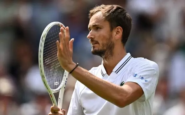 Wimbledon: Πρόκριση στα 5 σετ για τον Ντανιίλ Μεντβέντεφ (vid)