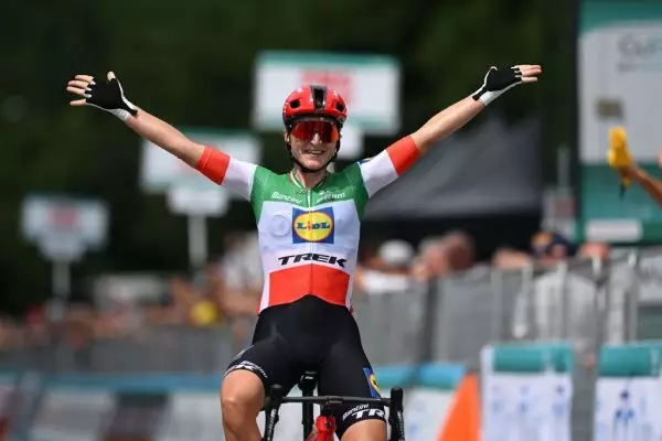 Giro d’Italia Donne (S4): Εντός έδρας επιτυχία για την Ελίζα Λόνγκο Μποργκίνι (vid)