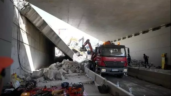 Ένας νεκρός και 8 τραυματίες από το δυστύχημα σε τμήμα γέφυρας στην Πάτρα – Το τμήμα αυτό ήταν κλειστό και είχε απαγορευτεί η κυκλοφορία