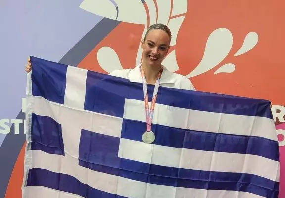Ευρωπαϊκό Νεανίδων: Ασημένιο μετάλλιο από τη λαμπερή αστέρα της Ελλάδας Ζωή Καράγγελου στο Ελεύθερο Σόλο (pics)