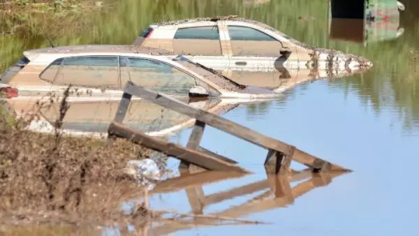 Συνεχίζονται οι προσπάθειες αντιμετώπισης της πλημμύρας στην Λάρισα από την υπερχείλιση του Πηνειού