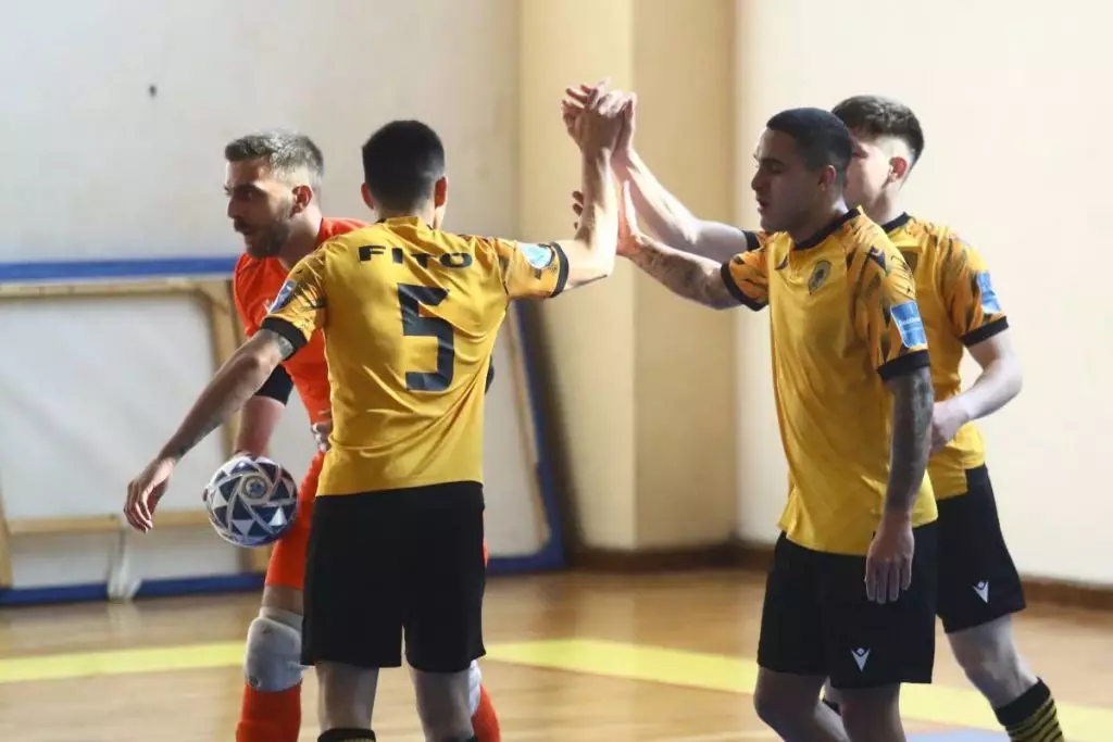 Futsal Super League: “Καθάρισαν” εύκολα ΑΕΚ και Αθήνα 90′, διπλό για την Κόμπρα στη Λαμία