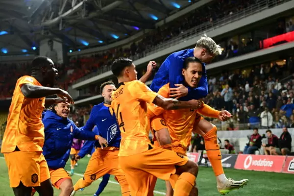 Ελλάδα – Ολλανδία 0-1: Ο βαν Ντάικ ευστόχησε από την άσπρη βούλα (vid)