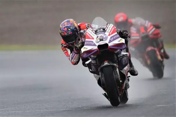 MotoGP, Grand Prix Ιαπωνίας: Νίκησε και τη βροχή ο Μαρτίν (vids)