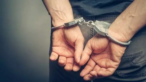 Συνελήφθη 16χρονος στη Νέα Σμύρνη για ληστεία με μαχαίρι εις βάρος 18χρονου