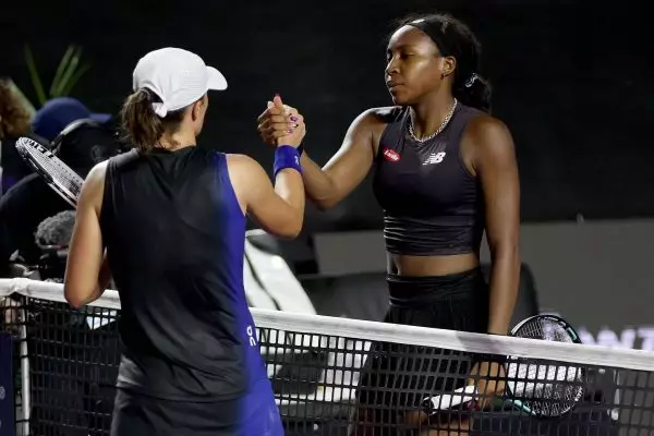WTA Finals: Σφιόντεκ και Γκοφ στην 4άδα του Κανκούν (vids)