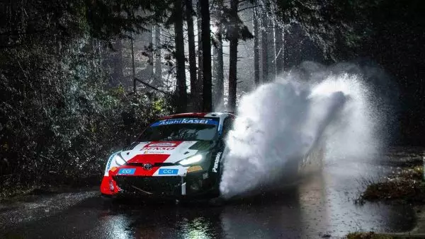WRC: Επιβίωσε στο χάος του ράλι Ιαπωνίας ο Έβανς (video)