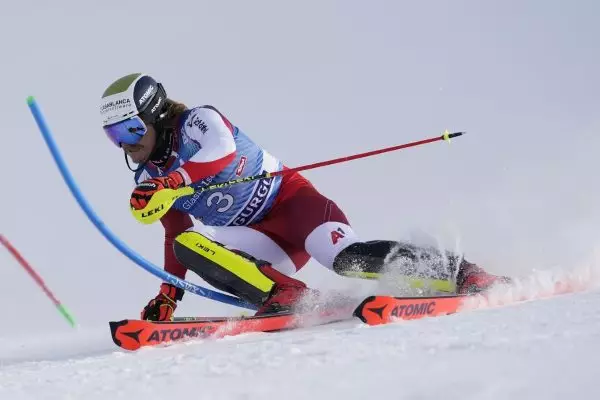 Παγκόσμιο Κύπελλο Αλπικού Σκι: Ταχύτερος ο Φέλερ, δεν τα κατάφερε ο Γκιννής (video)