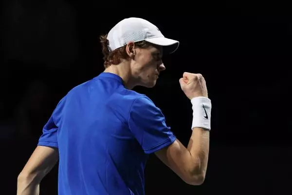 Davis Cup: Κέρδισε τον Τζόκοβιτς και ισοφάρισε για την Ιταλία ο Σίνερ (video)