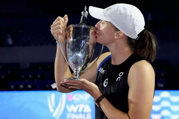 WTA Finals: «Βασίλισσα» στο Κανκούν η Σφιόντεκ (vid)