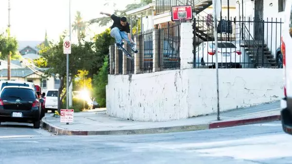 Η Primitive Skateboarding… καλωσόρισε τον Τζόνι Χερνάντες (video)