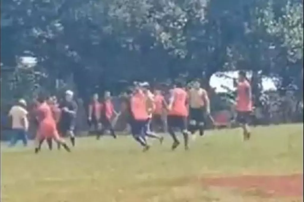 Αργεντινή: Διαιτητής μαχαίρωσε στο στήθος ποδοσφαιριστή! (video)