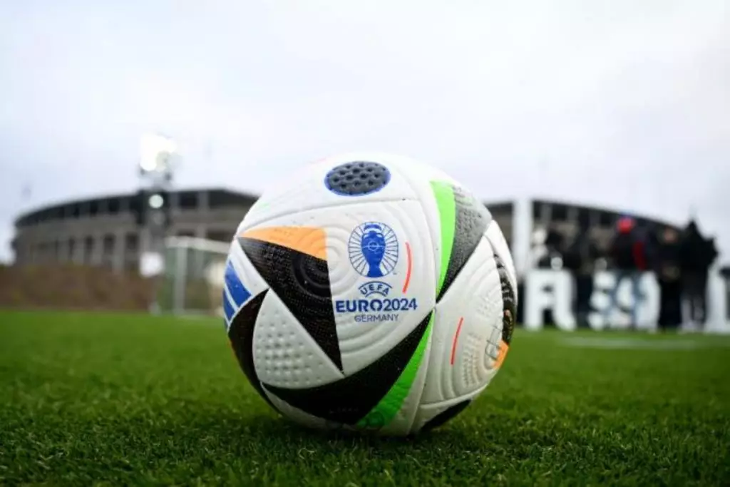 Απίθανο: Η μπάλα του Euro 2024 θα έχει μικροτσίπ για τα οφσάιντ και τα χέρια
