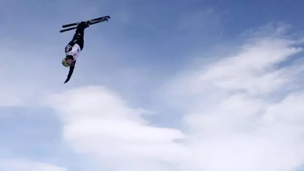 Freestyle Ski: Νικητές στα aerials Vinecki και Werner (video)