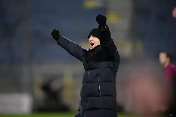 Ο Ραζβάν Λουτσέσκου πανηγυρίζει γκολ του ΠΑΟΚ