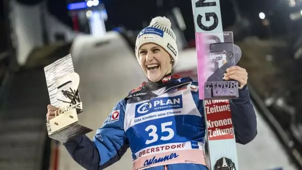 H Eva Pineklnig νικήτρια στο Ski Jumping του Όμπερσντορφ.