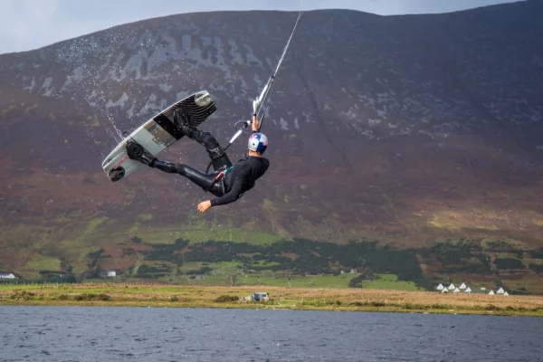 Η... Μάχη της Λίμνης στην Ιρλανδία! (video)