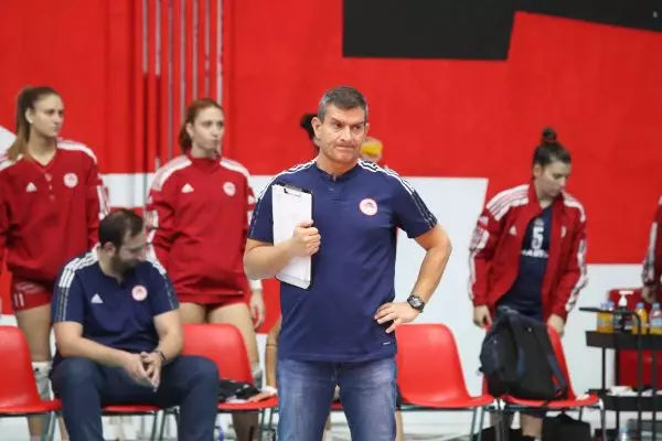 Ο προπονητής του Ολυμπιακού, Λορέντζο Μιτσέλι