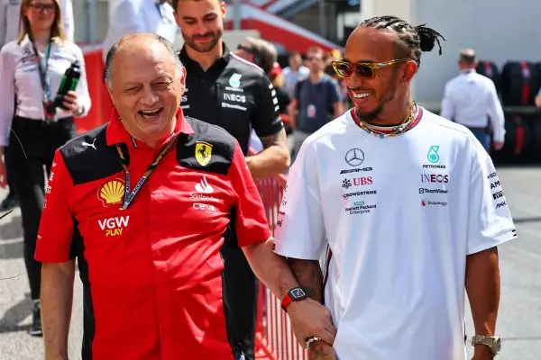 Επίσημο: Στη Ferrari ο Hamilton από το 2025