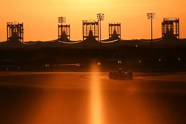 Formula 1: Τα highlights της πρώτης ημέρας δοκιμών (video)
