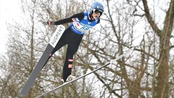 Ski Jumping: Έκανε το νταμπλ στο Hinzenbach η Pinkelnig (video)