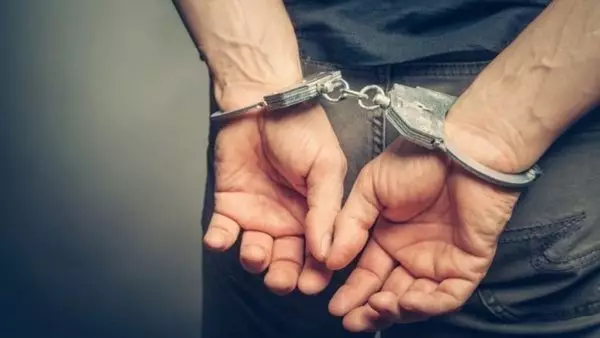 Συνελήφθησαν στην Τρίπολη δύο ανήλικοι για ληστεία, εγκληματική οργάνωση και προσβολή της γενετήσιας αξιοπρέπειας